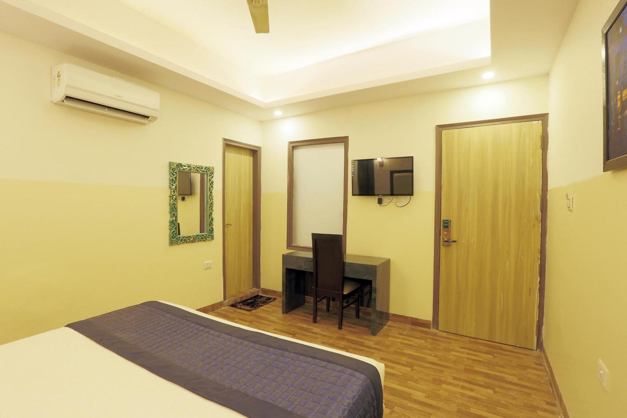 Bed and Breakfast Plazzo Prime Plaza At Delhi Airport Нью-Делі Екстер'єр фото
