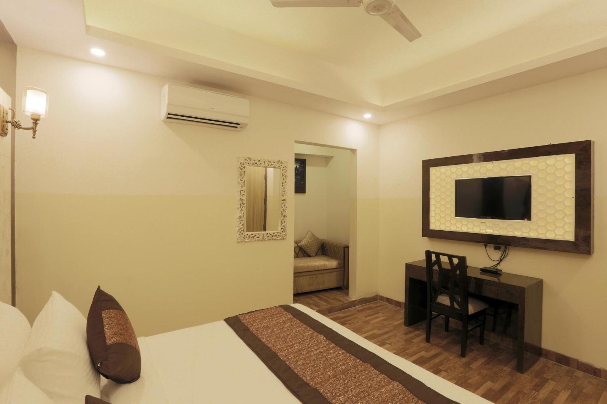 Bed and Breakfast Plazzo Prime Plaza At Delhi Airport Нью-Делі Екстер'єр фото