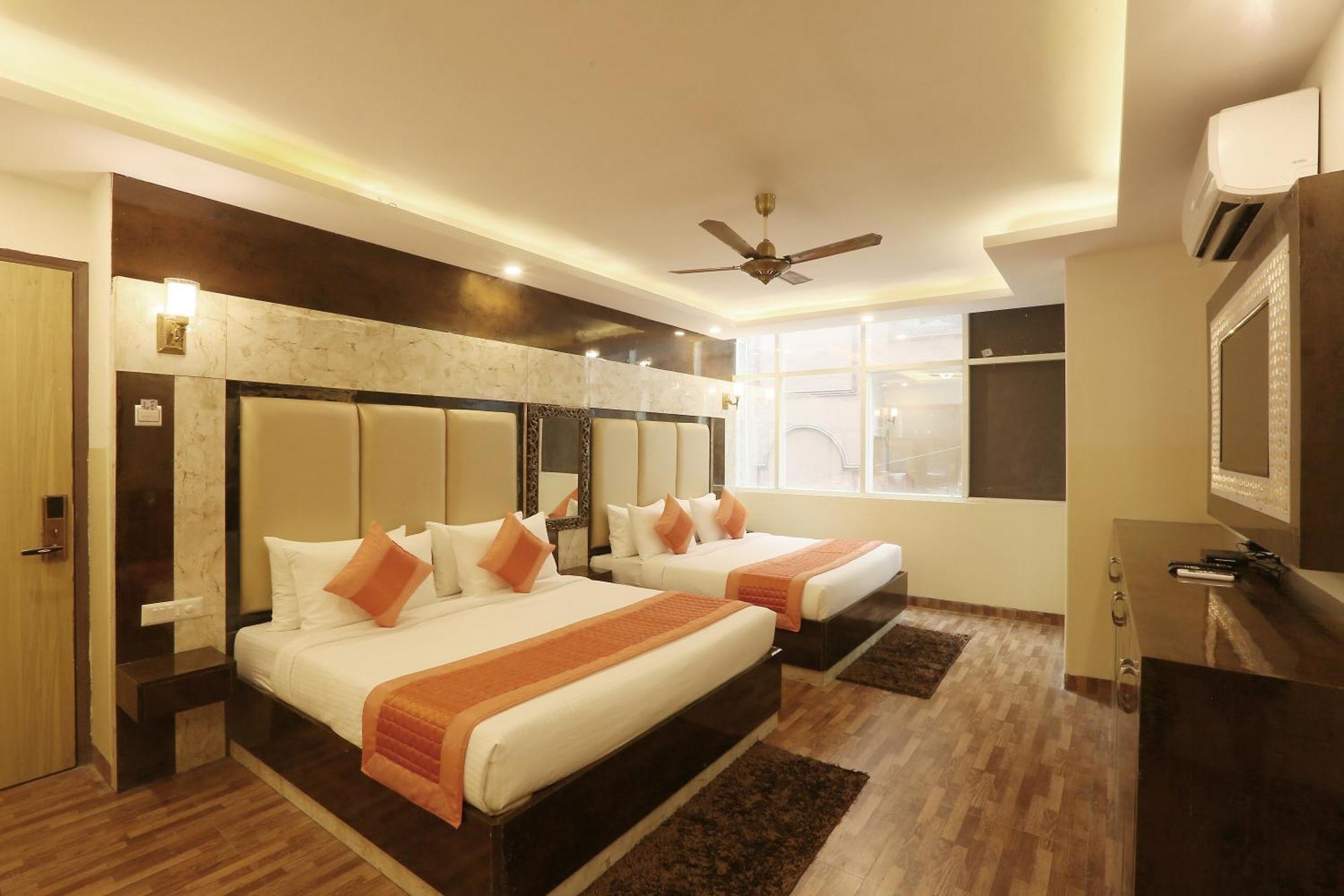 Bed and Breakfast Plazzo Prime Plaza At Delhi Airport Нью-Делі Екстер'єр фото